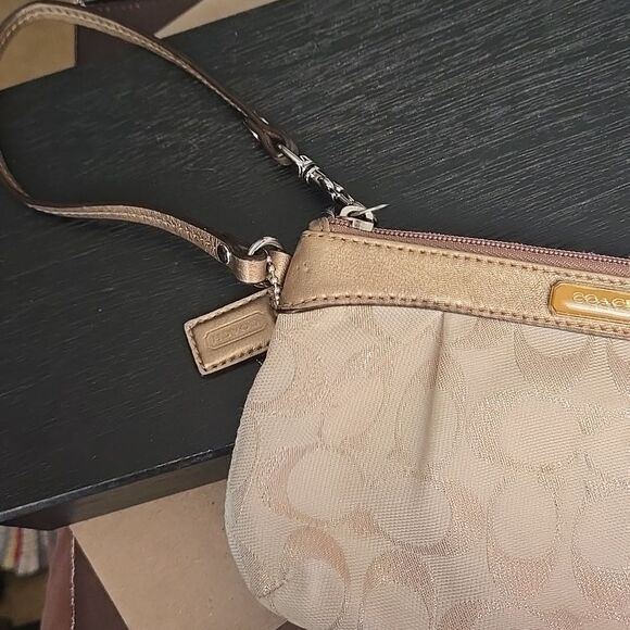 Coach Gold Wristlet Clutch Wallet Carryall Designer Womens Fancy Y2k Fun Trip - Picture 14 of 16